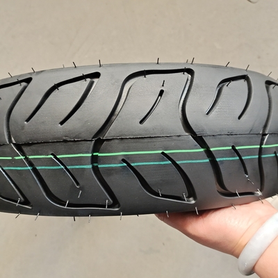 5000 Stück pro Tag Produktionskapazität 13 Zoll Rohrloser 130/70-13 Motorradreifen