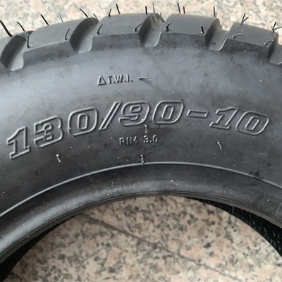 Supermotorradreifen 130/90-10 mit einem Gummigehalt von 35% bis 55% und einer langen Lebensdauer