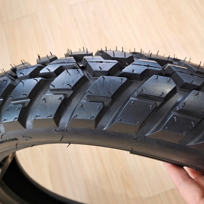 Afrikanischer Markt Schlauchloser Motorradreifen 100/90-17 mit und 5000 Stück täglich