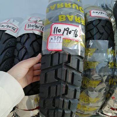 16 Zoll 110/90-16 Rohrlose Motorradreifen im Qingdao Hafen mit Luftdruck 280kpa