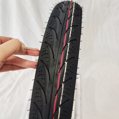 Glatte Fahrt mit 35% bis 45% Gummi Motorradreifen 70/90-17 80/90-17 90/90-17