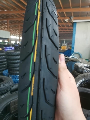 Erschwinglicher 70/80-17 70 80 17 Motorradrohrloser Reifen mit ISO9001-Zertifizierung