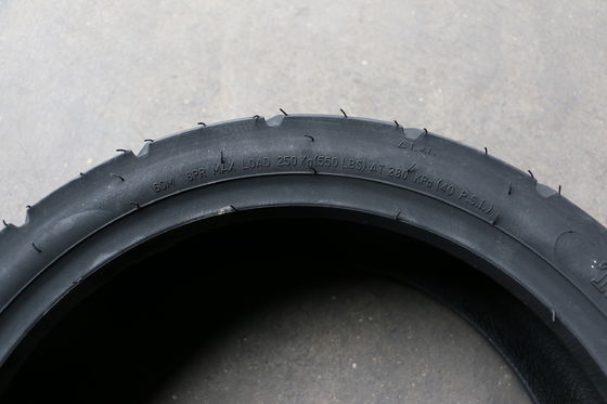 130/60-13 Rohrloser Motorradreifen für den südamerikanischen Markt erschwinglich und langlebig