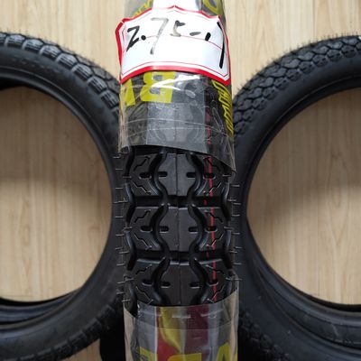 Maxxis 2.75-17 Motorradreifen mit 6 PR Ply Rating und 40% Gummigehalt