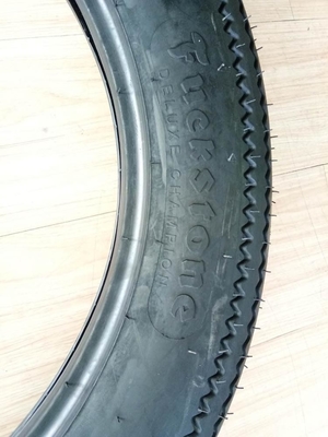 Tiefmusterdesign Motorradreifen mit Innenröhren 4,50-18 4,00-19 für einfache Installation