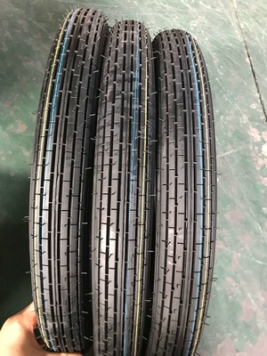 Motorradreifen/Reifen 3.00-17 3.00-18 mit 6/8 PR PLY-Bewertung und Taiwan Technology