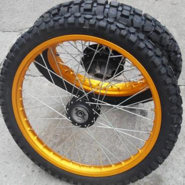 Langlebige Motorradreifen des Hafens Qingdao 275-18 mit einem Gummigehalt von 35% bis 55%
