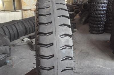 Langlebige Motorradreifen des Hafens Qingdao 275-18 mit einem Gummigehalt von 35% bis 55%
