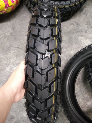 Kautschuk Motorräder Reifengehäuse Größe 300 18 mit Produktionskapazität 5000 Stück pro Tag