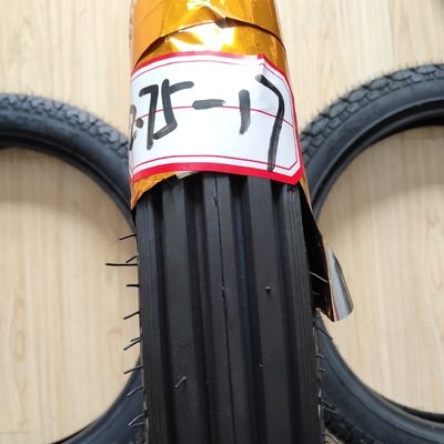 Qingdao-Hafenladen 17 Zoll 275-17 Motorradreifen mit 20000 KM Lebensdauer