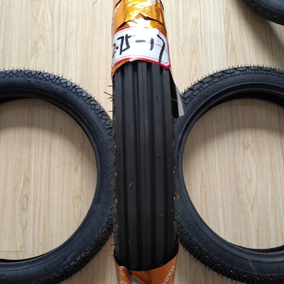 Qingdao-Hafenladen 17 Zoll 275-17 Motorradreifen mit 20000 KM Lebensdauer