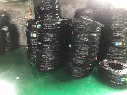 Naturkautschuk Stahl Nylonmaterial 130/60-13 Tl Rohrloser Reifen für Motorrad-Scooter