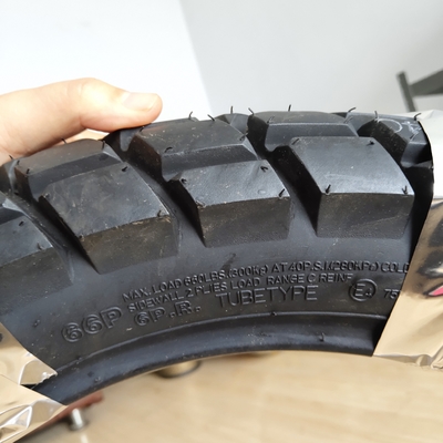 Reifengehäuse 110/90-17 Motorradreifen mit einem Gummigehalt von 35% bis 55%
