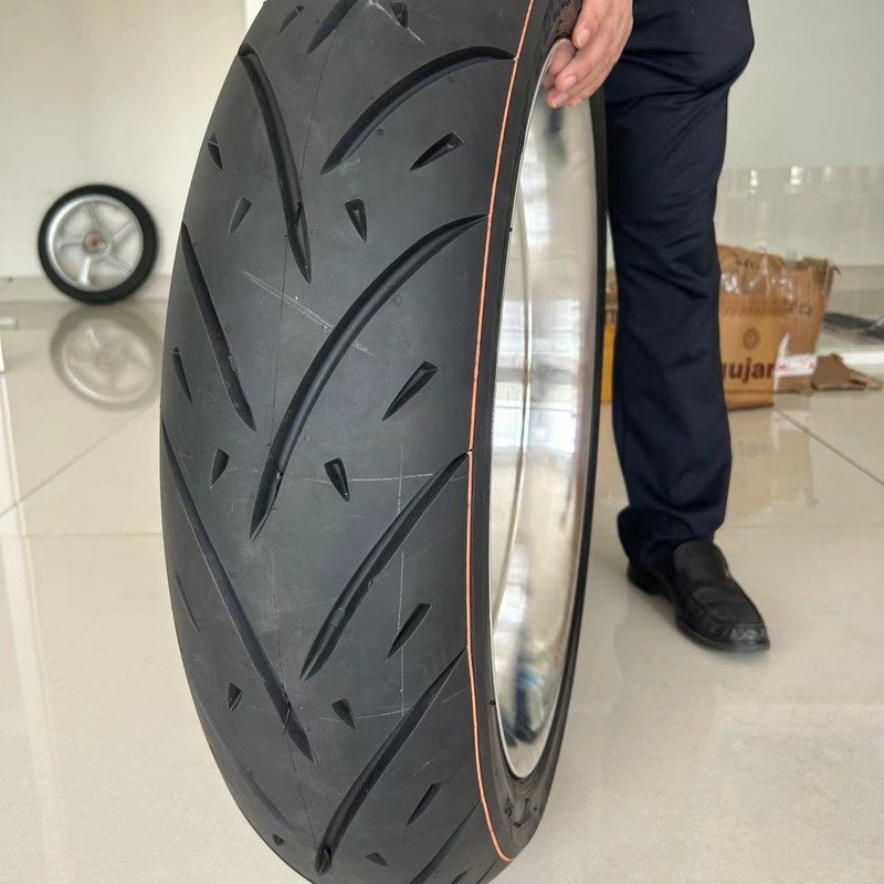 170/50-21 160/50-23 Halbschmelzreifen für Motorräder 8,2 kg Lieferzeit 25-30 Tage