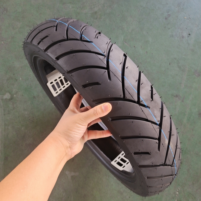 110/80-17 Motorradreifen aus Taiwan mit Natrualgummi und Ply-Klassifizierung 6pr/8pr