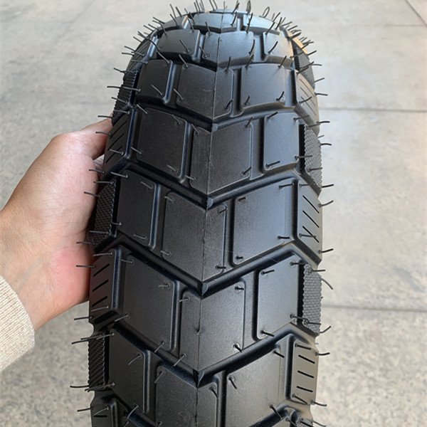 Lieferzeit Innerhalb von 25 Tagen Schnellreifen Motorrad Rohrlose Motorräder-Reifen-Größen 120/90-10