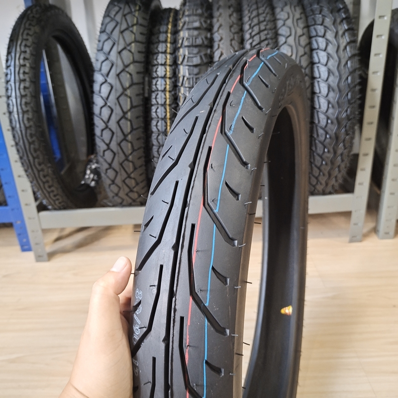 Reifengehäuse Motorradreifen 80/90-17 Rohrreifen TL Reifen OEM akzeptabel