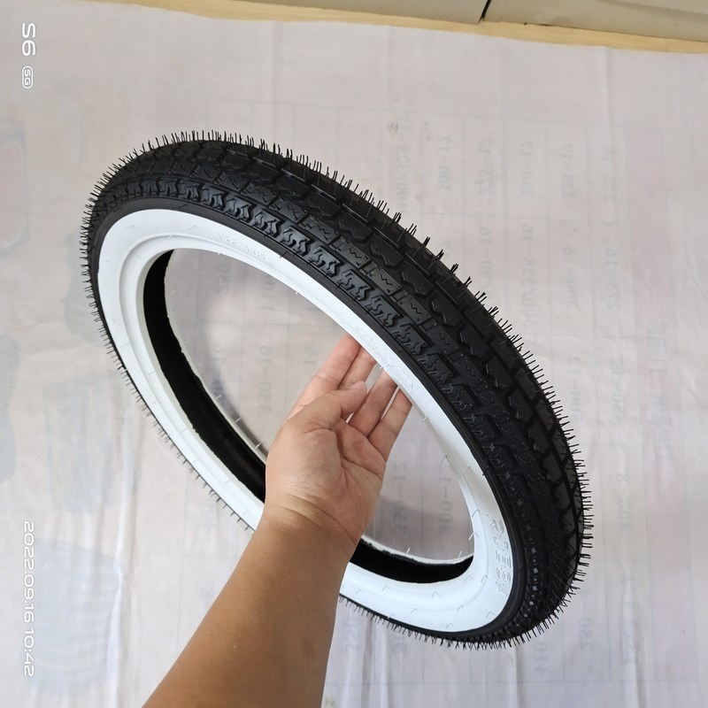 35%-55% Gummigehalt Weißer Wandreifen 2,75-16 für den europäischen Markt