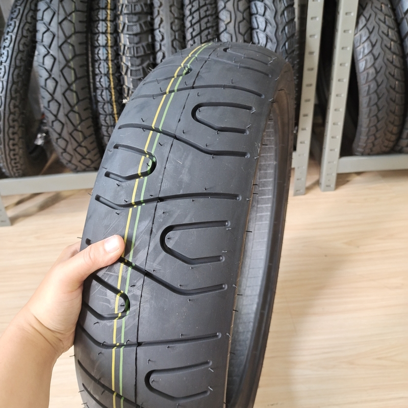 Naturgummi-Motorradreifen 130/70-17 8PR Spare-Teil mit hoher Leistung für Biker