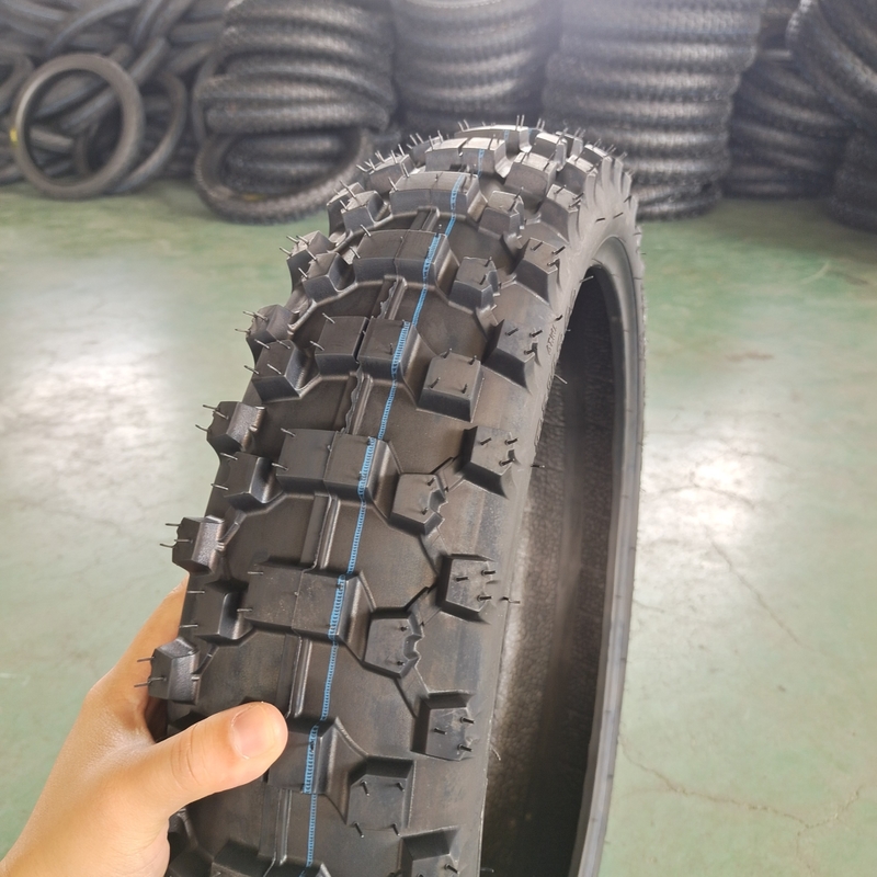 35%-55% Gummigehalt in Nylon-Motorradreifen110/70-17 für Vertriebspartner in Qingdao