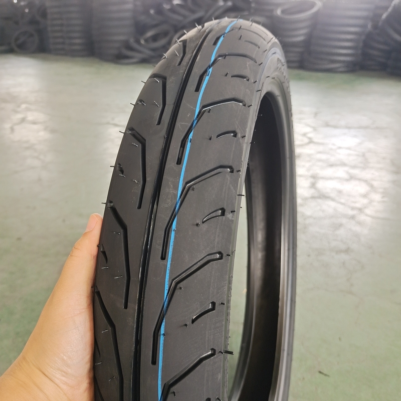 Schwarzer Naturkautschuk 90/90-17 Motorradreifen für langlebige Leistung