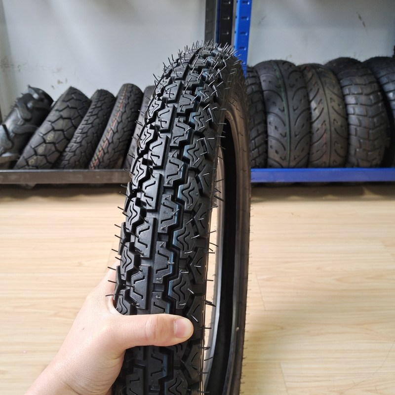 110/70-17 Motorradreifen für Südamerika und den Nahen Osten