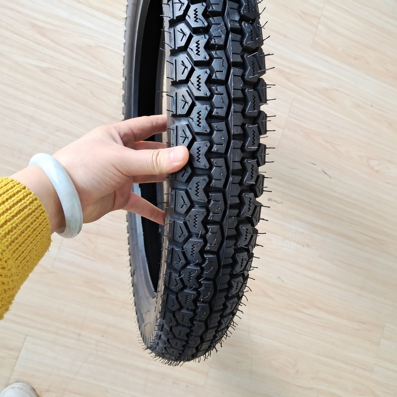 3.25-18 Motorradreifen Schwarz Rohrlos aus Rohstoff Natur Gummi Stahl Nylon