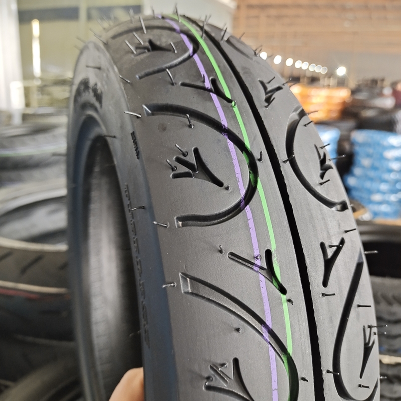 Produktionskapazität 5000 Stück/Tag Motorradreifen für Roller 3.00-10 Zweck Ersetzen/Reparieren