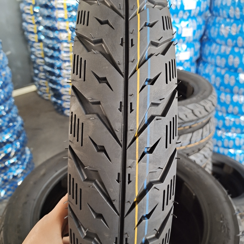 Oberste Rohrlose Motorradreifen TL in Rollerreifen 90/90-10 90/100-10 100/90-10 110/90-10