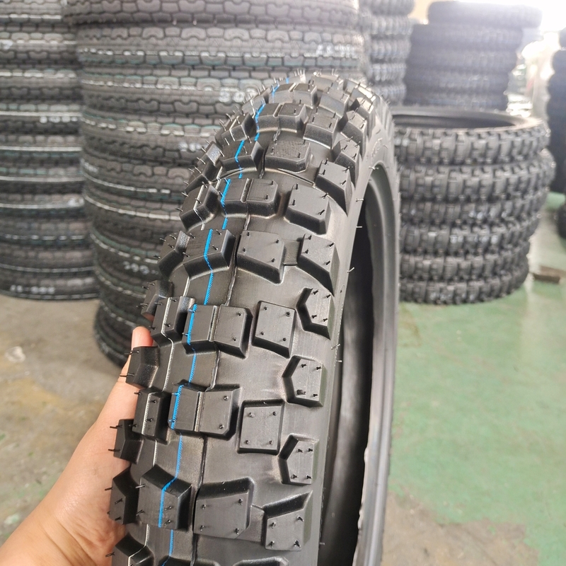 Schwarz 4.10-18 8PR Rohrloser Motorradreifen mit einem Gummigehalt von 35% bis 55% in Qingdao