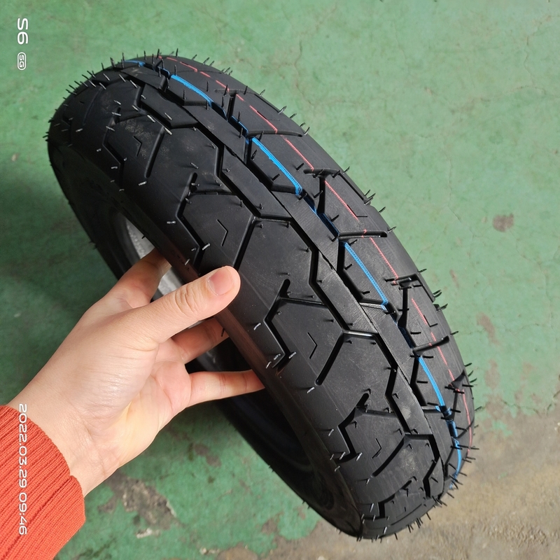 10 Zoll Motorradreifen 110/90-10 6 Ply Rate mit schwarzem Kautschuk und 35%-55% Kautschukgehalt