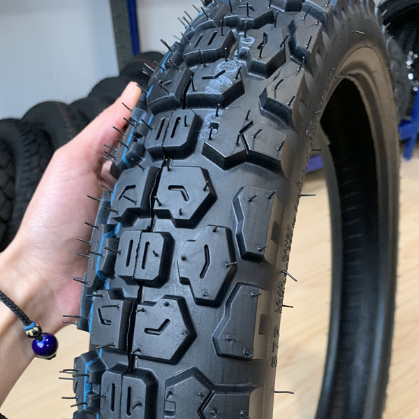 35%-55% Gummigehalt Fettreifen Offroad Motorrad 90 90 18 und mit Reifenhülle