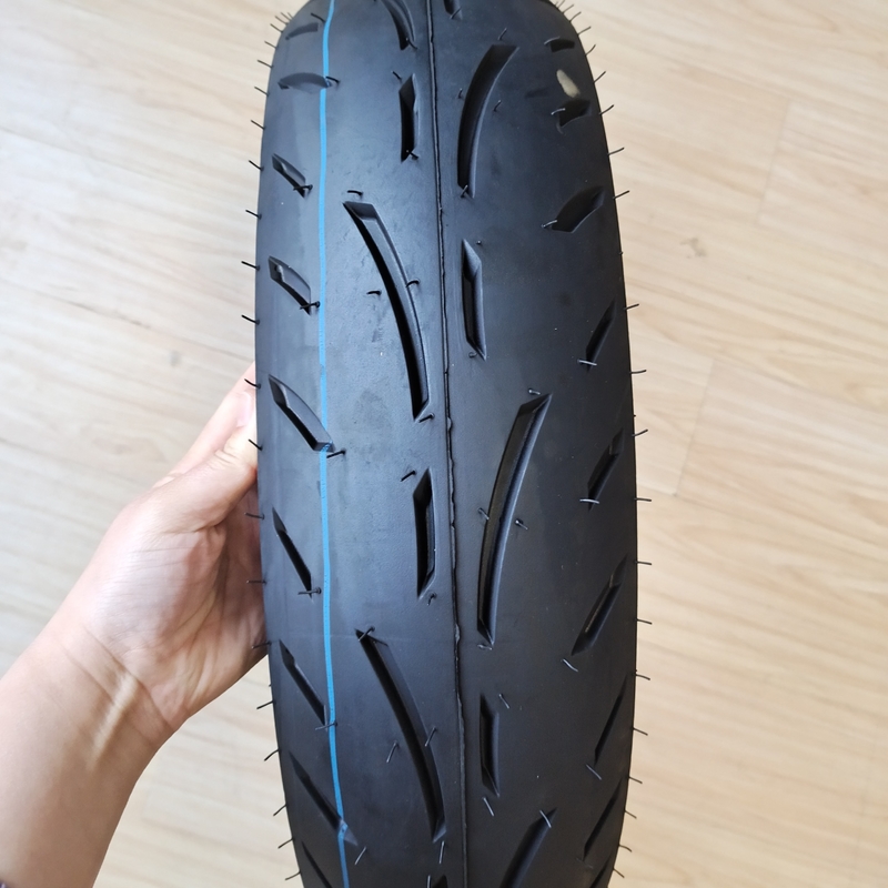 35%-55% Gummigehalt Reifengehäuse 130/70-17 Motorradreifen für und langlebige Reifen