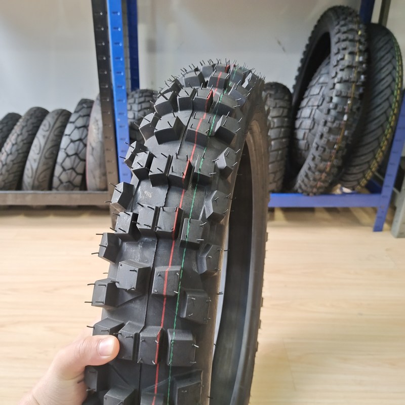 Naturgummi Stahl Nylonmaterial 17" 18" 19" 21" Zoll Motorradreifen für Motocross