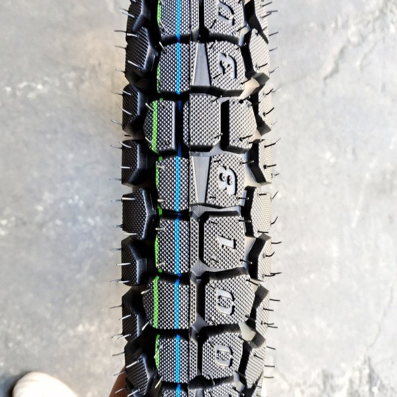 Reifengehäuse 3.00 18 Motorradreifen 300-18 für Leistung