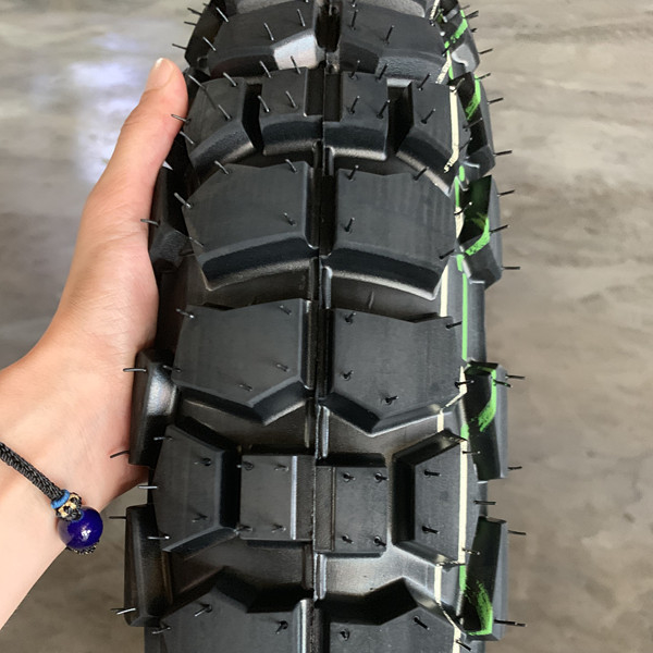 Schnelle Reifen Motorrad 100/90 18 mit Zugfestigkeit 10,5 und Lebensdauer 20000 KM