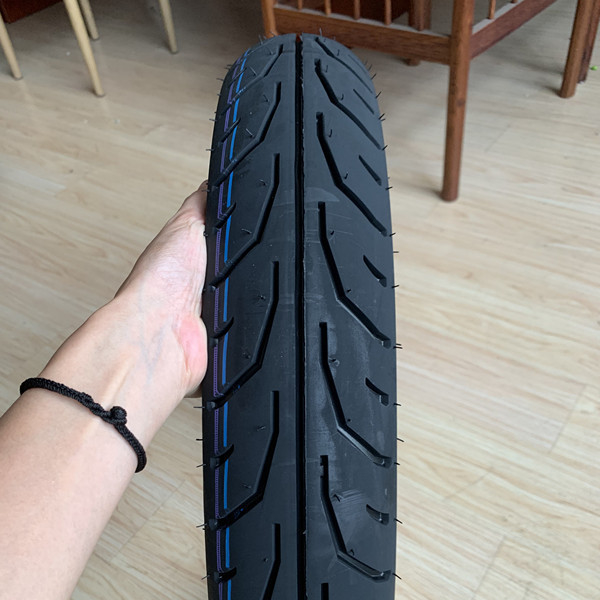 Deep Design Motorradreifen Rohrlos 90 90 17 für eine verbesserte Leistung