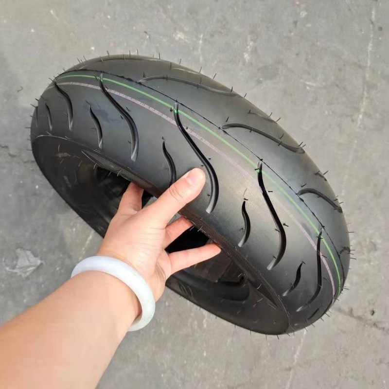 35%-55% Gummigehalt Motorradreifen 130/90-10 6Pr Rohrlos für den afrikanischen Markt