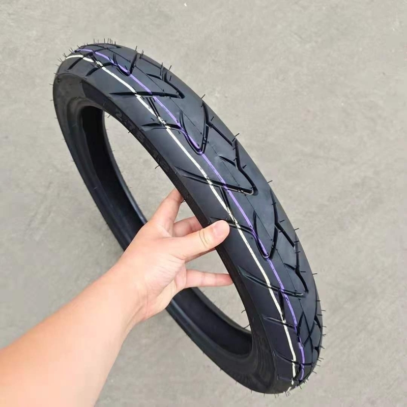 2.75-18 Motorradreifen mit hoher Naturkautschukquote und Lieferung in Qingdao