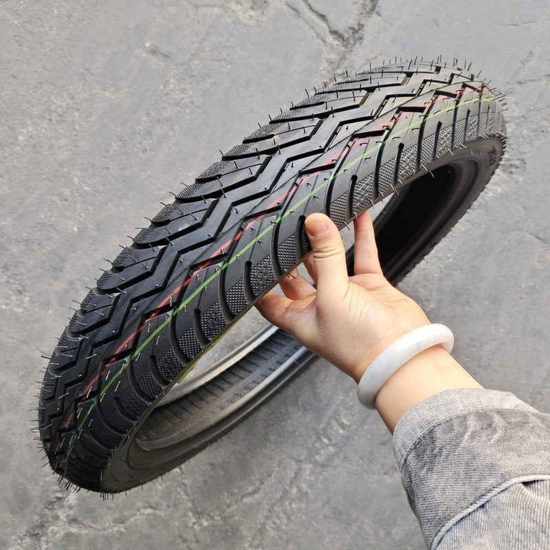 Super 6PR/8PR Gummi-Motorradreifen 90/90-18 90.90.18 mit einem Gummigehalt von 35% bis 45%