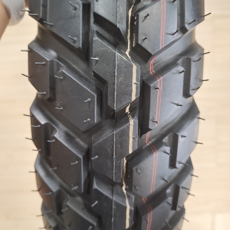 Deep Design Motorradreifen/Reifen OEM 100/90-17 110/90-17 TT/TL mit einem Gummigehalt von 35% bis 55%