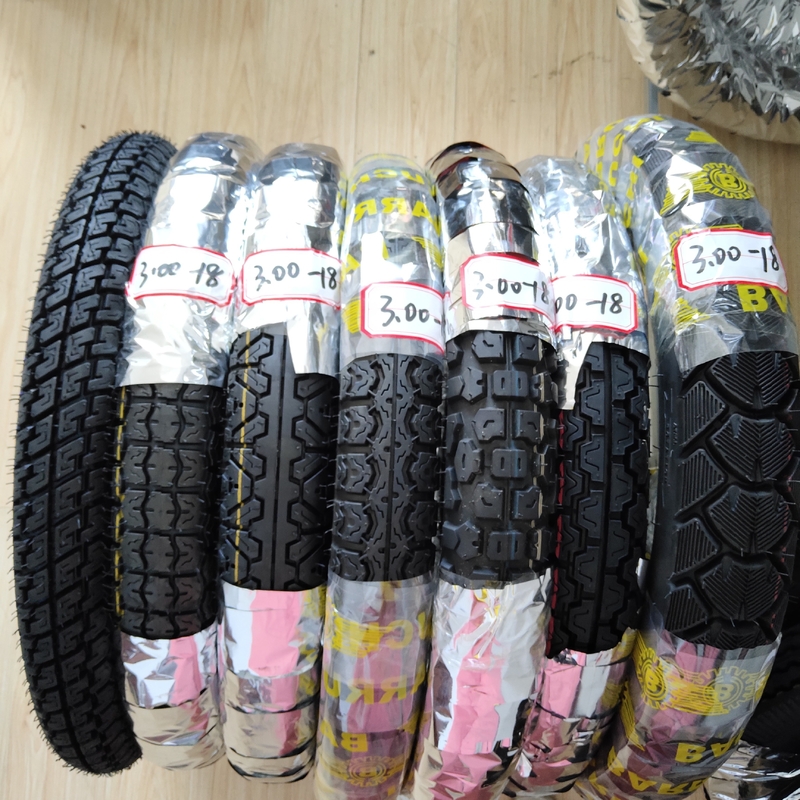 Beste Leistung mit 300-18 Motorradreifen und Zugfestigkeit 10.5